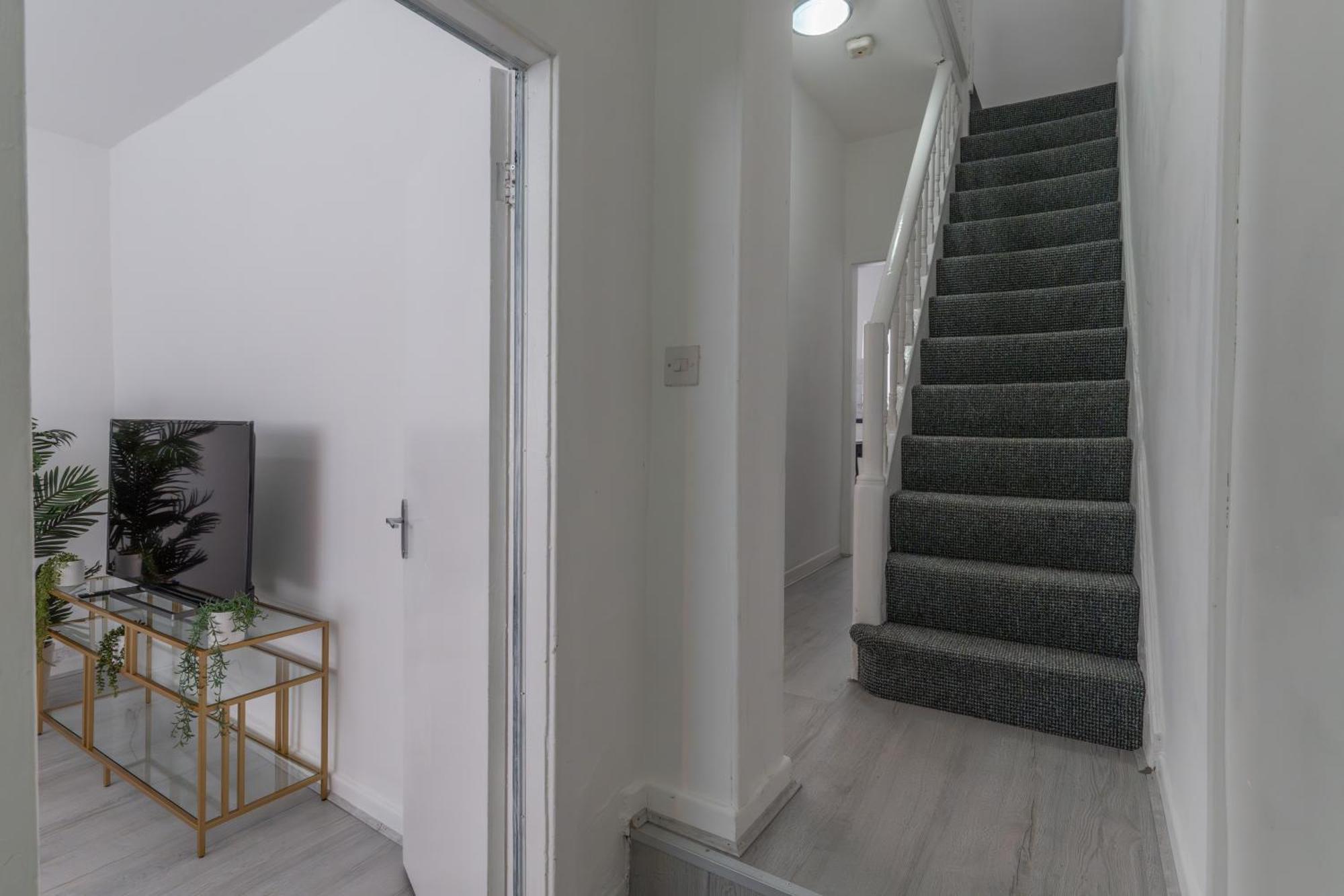 Modern 4bedroom Spacious Family Liverpool